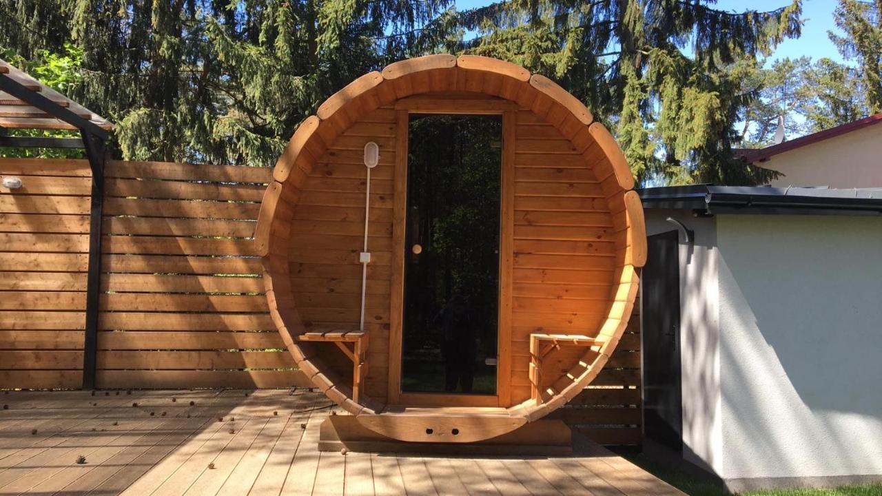 Luksusowa Willa Pod Lasem, Otwock - Shared Garden, Sauna, Wood Hot Tub! Hot Tub Seasonal! ภายนอก รูปภาพ